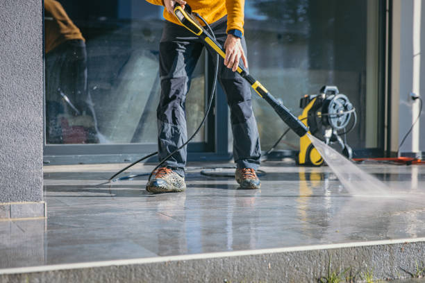 Best Pool Deck Cleaning  in Marshalltown, IA